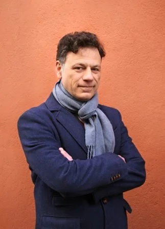 Photograph accompanying the section on criminal connections
